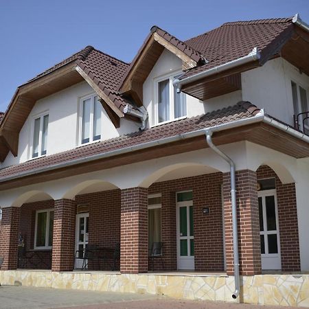 Fonix Apartmanhaz Nagypáli المظهر الخارجي الصورة